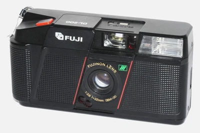 Fuji DL-200 Black - 35mm Point & Shoot Film Camera F2.8 32mm - BATTERY TESTED - Image 1 of 4