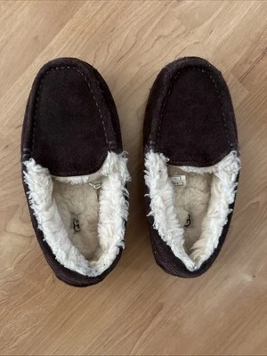 UGG Australia Suede Upper Sheepskin Lined Slipper Loafer Boys Size 1, Espresso - Image 1 of 4