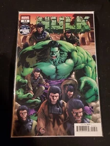 HULK #12 versus Planet of the Apes / Larroca Cover Variant - NM - Marvel Comics - Picture 1 of 2
