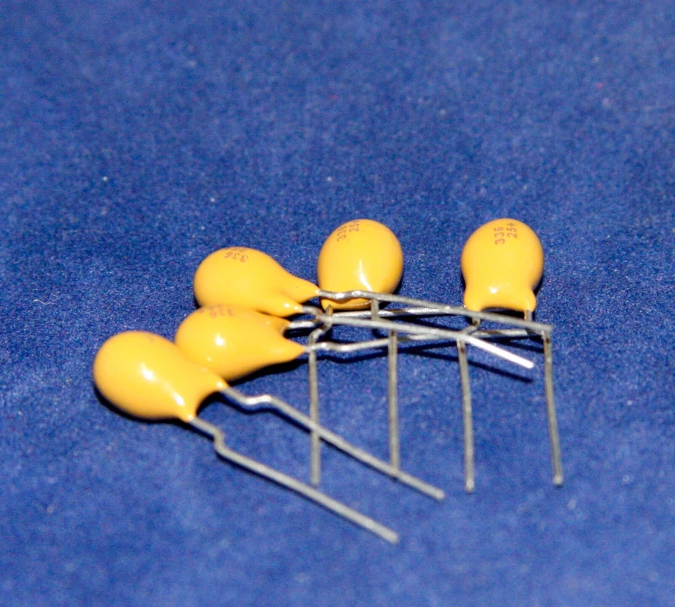 Lot of 10 pcs 33uf 25V Radial Dipped Tantalum Capacitor USA SELLER FAST SHIPPING - Image 1 of 1