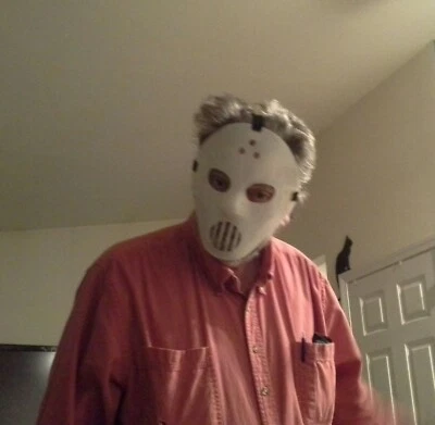 Máscara de portero que brilla en la oscuridad Pascua ilimitada Inc No. 9212  Foto 1 de 4