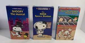 3 VHS Lot Snoopy Musical NASA Raumstation Peanuts Doppelfunktion Charlie Brown - Bild 1 von 8