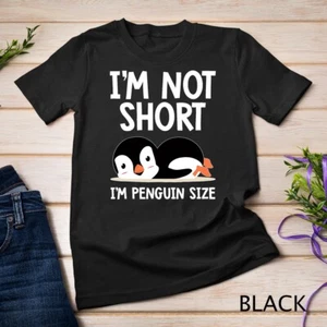 I'm Not Short I'm Penguin Talla Adorable Penguin Lover Regalos Camiseta Unisex - Imagen 1 de 15