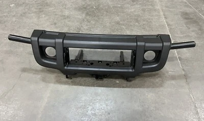 Parachoques delantero y cubierta John Deere montados: AM146594 y M158175 Foto 1 de 4