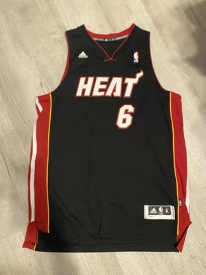 Camiseta Adidas Miami Heat Lebron James Talla XL Para Hombre Negra Hogar Rara COSIDA Foto 1 de 4