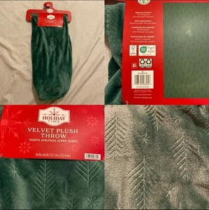 Holiday Time New Throw Blanket Tree Snowflake Design Green Soft 50x60” - Picture 1 of 7