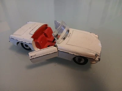 COCHE DEPORTIVO DINKY TOYS 113 MGB para restauración Foto 1 de 4