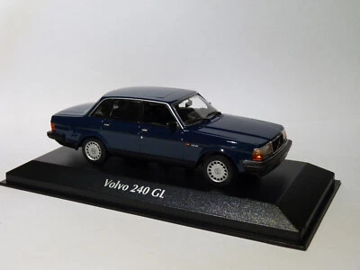 Volvo 240 GL Berline de 1986 Bleu au 1/43 de Minichamps / Maxichamps 940171405 - Photo 1/4