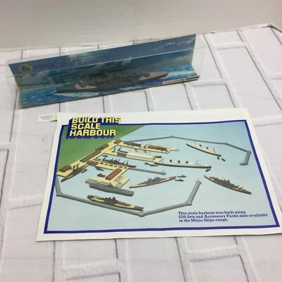 Minic Ships de Hornby M745 KM Scharnhorst escala 1:1200 Diecast barco de combate Foto 1 de 4