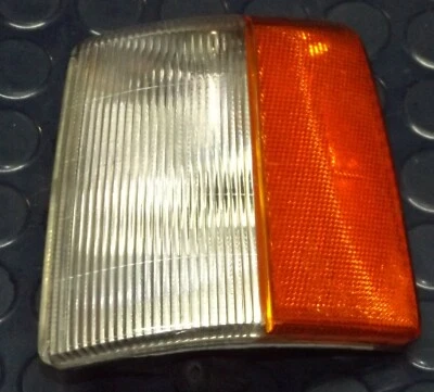 93 94 95 96 97 98 Jeep GRAND CHEROKEE LEFT CORNER TURN SIGNAL PARK LIGHT Foto 1 de 3