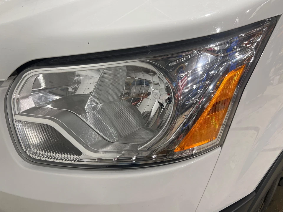 2015 - 2023 Ford Transit-250 Driver LH Left Reflector Type Halogen Headlight - Изображение 1 из 1