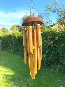 ATEMBERAUBENDER BAMBUS MEDIUM WINDCHIME - KOKOSNUSS (FREIHANDEL VON BALI) - Bild 1 von 1
