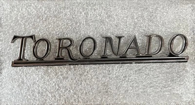 68 69? Emblema Oldsmobile Toronado OEM 406031 ***BOM*** - Imagem 1 de 4