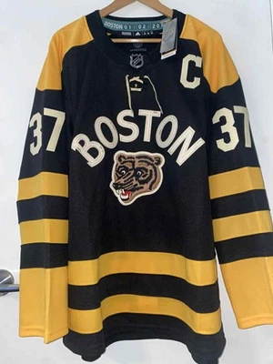 Auténtica camiseta Adidas Clásica de Invierno 2023 Boston Bruins Patrice Bergeron 54 Foto 1 de 4