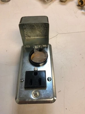 Bussmann Fusetron Caja-Cubierta Unidad Tipo SRU 2 1/4 X 4" Práctica Caja Con Salida Foto 1 de 4