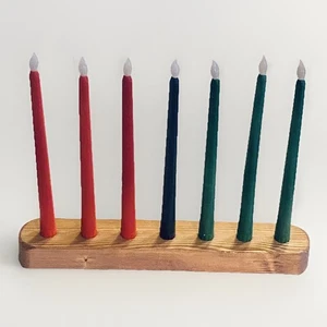Kwanzaa Set flammenlose Batterie elektrische Kerzen & handgefertigte Holz Kinara - 8 Stück - Bild 1 von 9