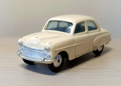 Corgi Toys 203 Vauxhall Velox *pale cream* - Image 1 of 4