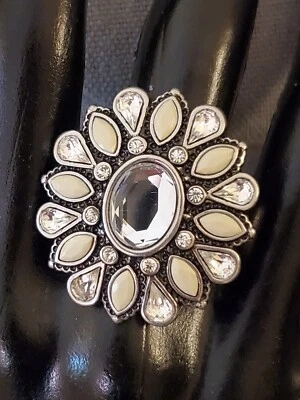 Lia Sophia Teal Rhinestone Daisy Cocktail Ring Size 6.5 Silver Tone - Image 1 of 4