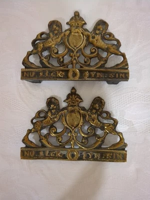 Vintage Brass Clock Embellishments x 2 Nu Elck Syn Sin. Believed Dutch. - Image 1 of 3