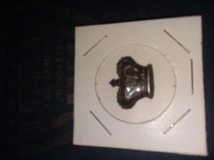 Vintage Crown Clip on Pin - Picture 1 of 2