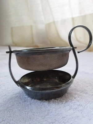 dekoratives Teesieb für eine Tasse, schwenkbar, versilbert? Aus Anfang 1900-40 - Bild 1 von 4