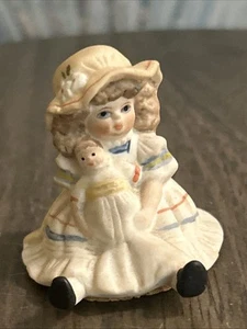 Figura Muñeca Miniatura "Jenny Doll" Jan Hagara Adorable con Adiós Bebé - Imagen 1 de 10