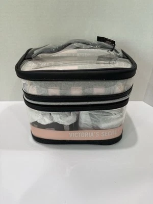 Bolso de Viaje Victoria’s Secret Estuche Tren Transparente Rosa Rayas - Juego de 4 Piezas Nuevo con Etiquetas Foto 1 de 2