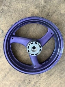 SUZUKI RGV250 REAR WHEEL, SIZE 17 X 4.50 - Picture 1 of 5