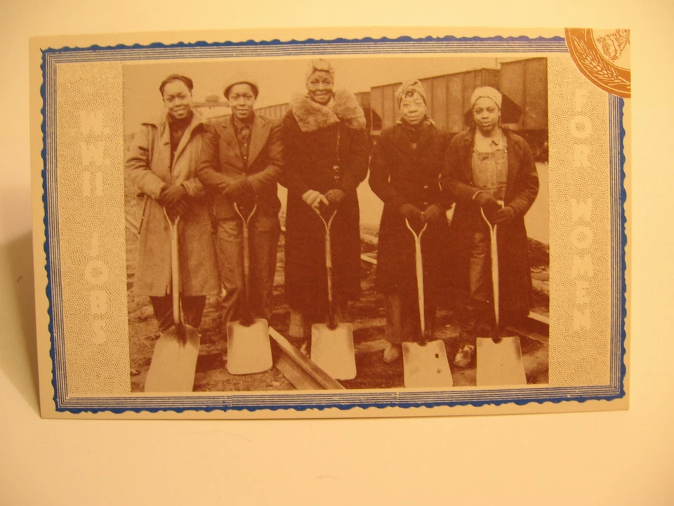 "WWII Jobs for Women" 1979 Reproduction Postcard - Imagem 1 de 1