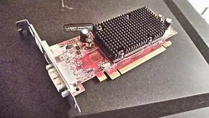 {ATI} Radeon HD 2400 Pro PCIe Video-Card {0CP306} - Picture 1 of 4