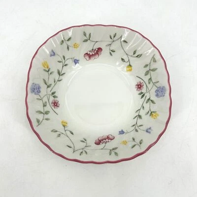 JOHNSON BROS. Tigela de Cereal Quadrada Vintage Branca Rosa Ditzy Floral Inglaterra 6" - Imagem 1 de 4