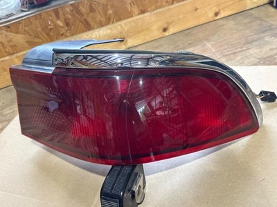 Luz trasera lateral derecha del pasajero Mercury Grand Marquis 1995 1996 1997 fabricante original agradable Foto 1 de 4