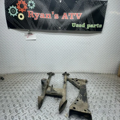 Brazo A inferior derecho trasero Polaris Scrambler 850 17 4x4 Foto 1 de 4