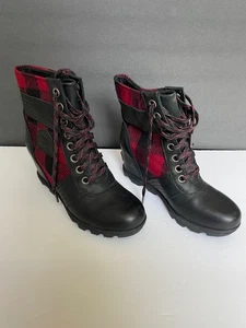 Sorel Lexie Wedge Boots Women size 7.5 Black Red Buffalo Plaid Great Condition - Picture 1 of 14