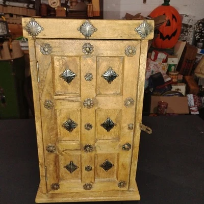 Caixa de dote artesanal 16" final do século XIX com porta de ferro e cubículos primitivos - Imagem 1 de 4