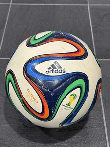 Balón de Fútbol Adidas Brazuca 2014 Copa Mundial Brasil FIFA Oficial Talla 5 - Imagen 1 de 7