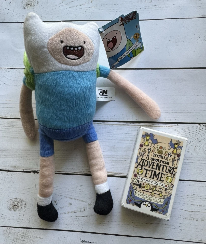 Baraja de 78 cartas de tarot no oficial de Hora de Aventuras con juguete de peluche Jazwares Finn Foto 1 de 4