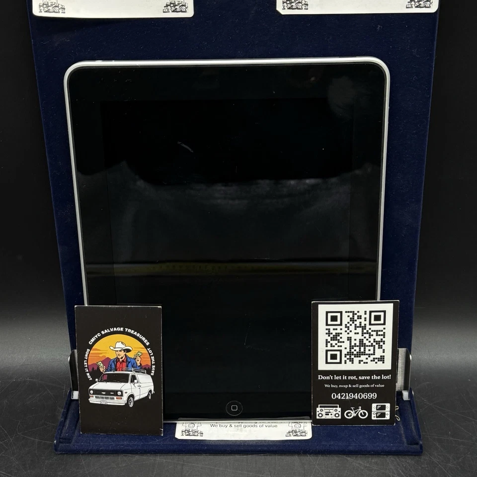 Apple iPad 1 Model: A1219 16GB Tablet Silver Wifi Restore Untested Free Postage - Image 1 of 4