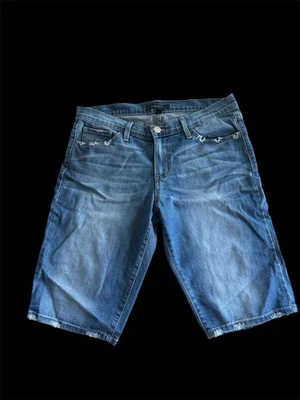 Shorts jeans feminino macaco voador desgastado tamanho 30 - Imagem 1 de 4