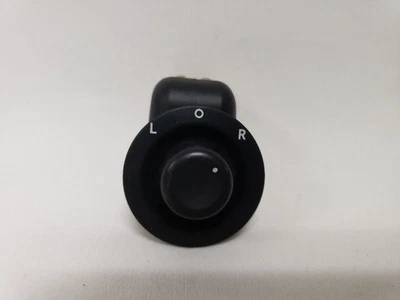 04602788AA 05-10 300 Front Driver Master Window Switch E4L23 — 第 1/4 张图片