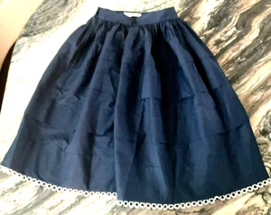 Vintage LES COPAINS Kids 100% Cotton Skirt Size 8 Navy Blue w/Lace bottom ITALY - Picture 1 of 4