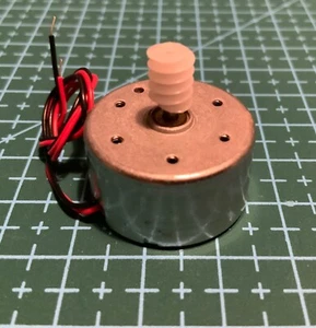 Kitronik Solar Motor. 1820 RPM. Low Inertia High Torque. With Plastic Worm Gear. - Picture 1 of 3