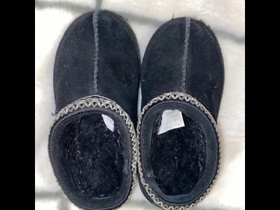 Zapatilla negra Ugg Tasman talla 10 para niños Foto 1 de 4