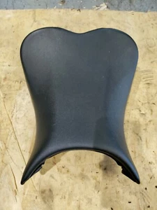 2006-2007 SUZUKI GSXR 600 GSXR 750 DRIVER SEAT DRIVER PILLON SPOTLESS - Picture 1 of 5