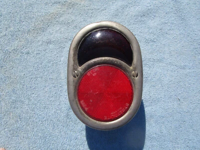 Lámpara de luz trasera antigua Dodge vintage de mediados de 1924 Foto 1 de 4