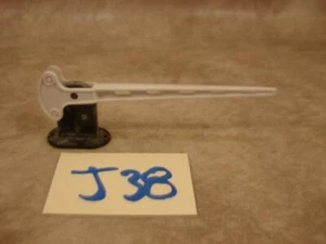 J38B VINTAGE PLASTIC O SCALE RR CROSSING GATE - Picture 1 of 1