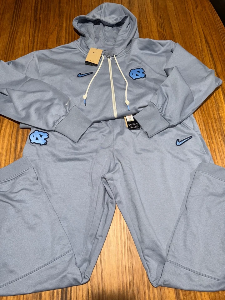 Men’s 3XL Nike UNC Tar Heels Sideline Player Dri-Fit Jogging Set Hoodie / Pants - Image 1 of 4