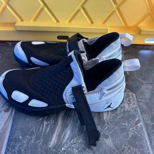 Jordan Trunner LX Mens Size 10.5 Black White Shoes 897992-010 (bad strap) - Picture 1 of 6