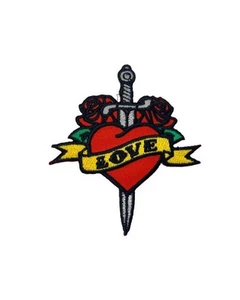 Applicazione Termoadesiva 9950 Ricamo Cuore Spada Argento Lurex Love Alta 9x8 Cm - Imagen 1 de 3