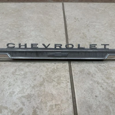 Chevy II Nova 1963 capó delantero moldura de labios buen usado bonito cromo Foto 1 de 4